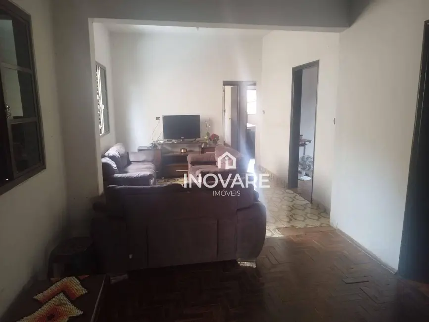 Casa com 4 quartos à venda, 420m2 em Itumbiara - GO - imagem 3 Foto 3 de Casa com 4 quartos à venda, 420m2 em Itumbiara - GO