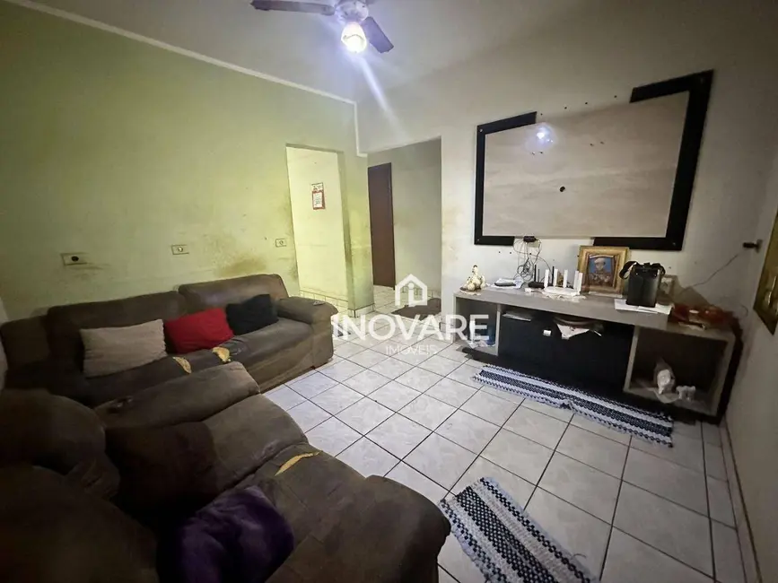 Casa com 2 quartos à venda, 288m2 em Itumbiara - GO - imagem 2 Foto 2 de Casa com 2 quartos à venda, 288m2 em Itumbiara - GO