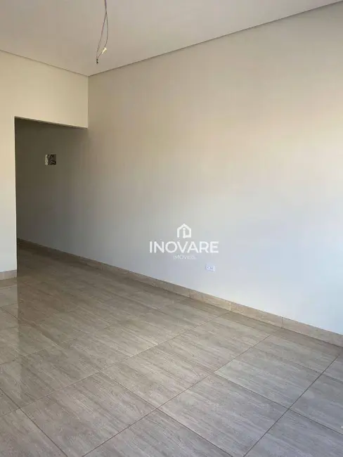 Casa com 3 quartos à venda, 180m2 em Itumbiara - GO - imagem 2 Foto 2 de Casa com 3 quartos à venda, 180m2 em Itumbiara - GO