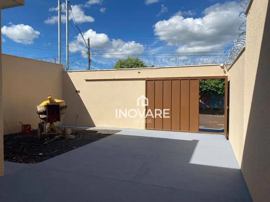 Casa com 3 quartos à venda, 180m2 em Itumbiara - GO - imagem 1 Foto 1 de Casa com 3 quartos à venda, 180m2 em Itumbiara - GO