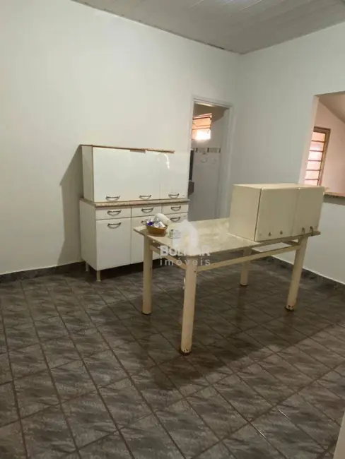 Foto 5 de Casa com 2 quartos para alugar, 216m2 em Itumbiara - GO