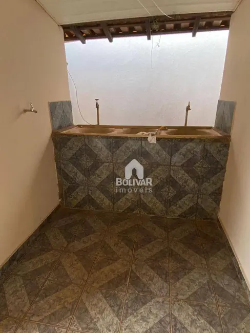 Foto 7 de Casa com 2 quartos para alugar, 216m2 em Itumbiara - GO