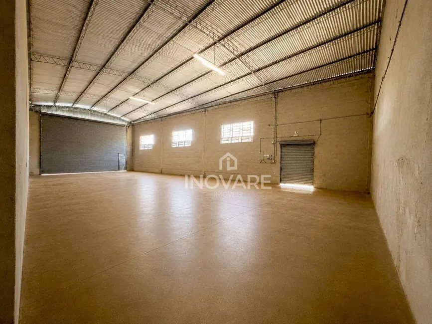 Foto 2 de Armazém / Galpão para alugar, 270m2 em Setor Trindade, Itumbiara - GO
