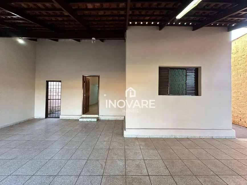 Foto 2 de Casa com 3 quartos à venda, 285m2 em Setor Trindade, Itumbiara - GO