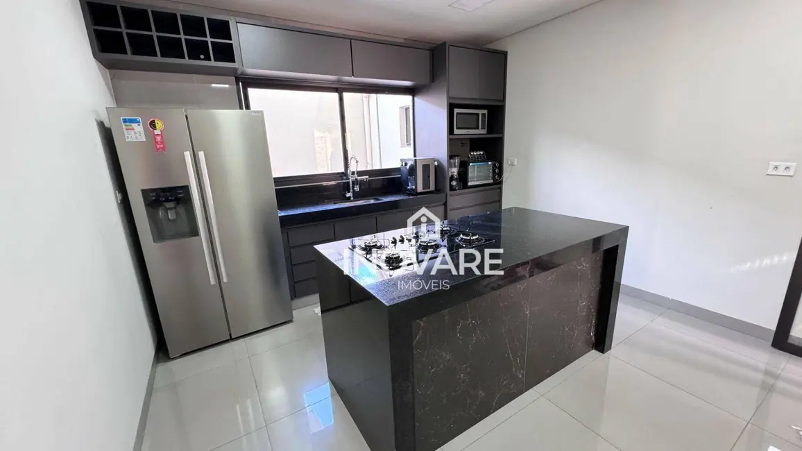 Casa com 4 quartos à venda, 400m2 em Residencial Jardim Primavera, Itumbiara - GO - imagem 3 Foto 3 de Casa com 4 quartos à venda, 400m2 em Residencial Jardim Primavera, Itumbiara - GO