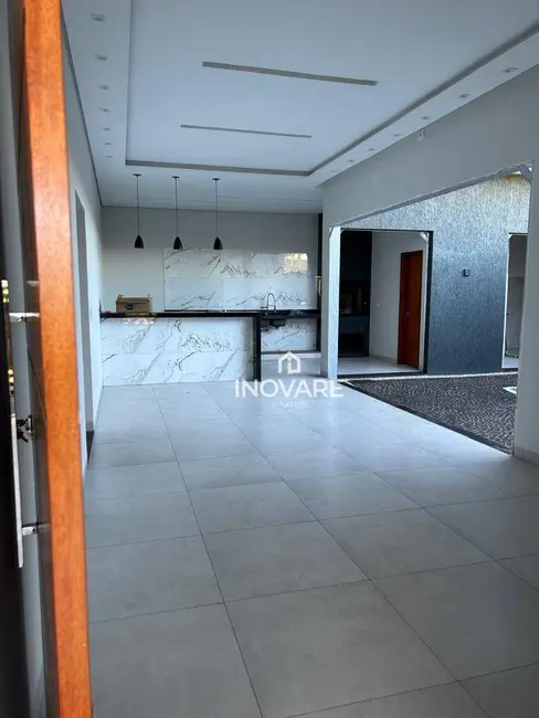 Foto 2 de Casa com 3 quartos à venda, 250m2 em Residencial Beira Rio I, Itumbiara - GO