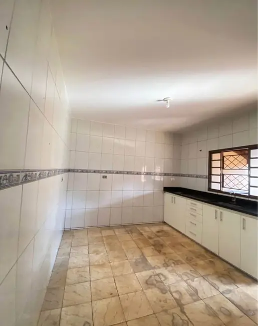 Foto 6 de Casa com 3 quartos para alugar, 396m2 em Itumbiara - GO