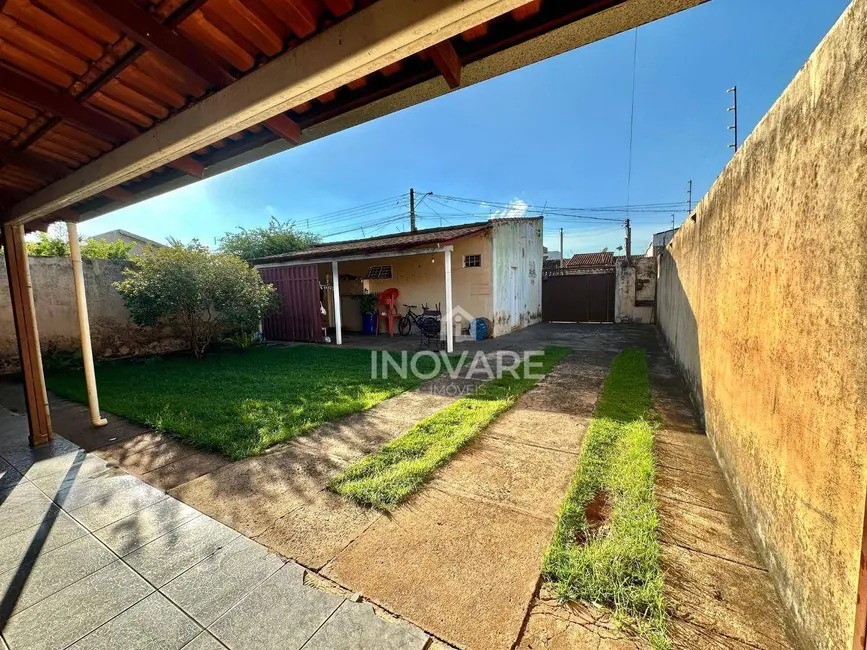 Foto 2 de Casa com 4 quartos à venda, 468m2 em Itumbiara - GO