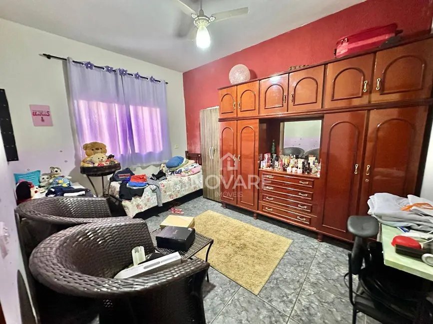 Casa com 4 quartos à venda, 468m2 em Itumbiara - GO - imagem 8 Foto 8 de Casa com 4 quartos à venda, 468m2 em Itumbiara - GO