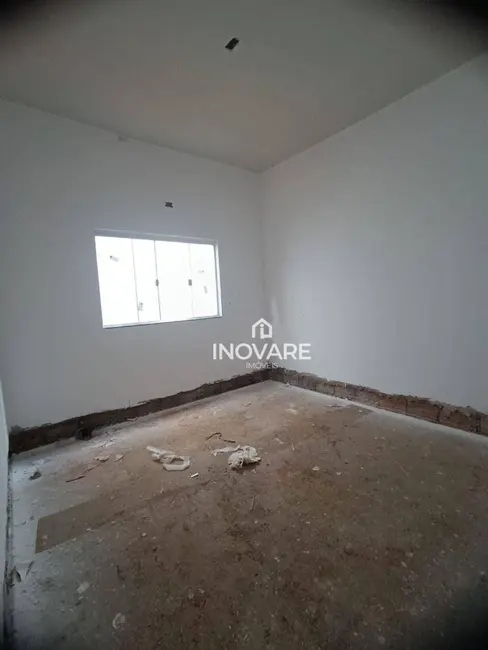 Foto 2 de Casa com 2 quartos à venda, 180m2 em Karfan, Itumbiara - GO