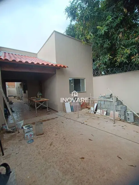 Foto 1 de Casa com 2 quartos à venda, 180m2 em Karfan, Itumbiara - GO