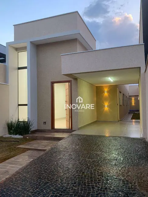 Foto 1 de Casa com 3 quartos à venda, 360m2 em Itumbiara - GO
