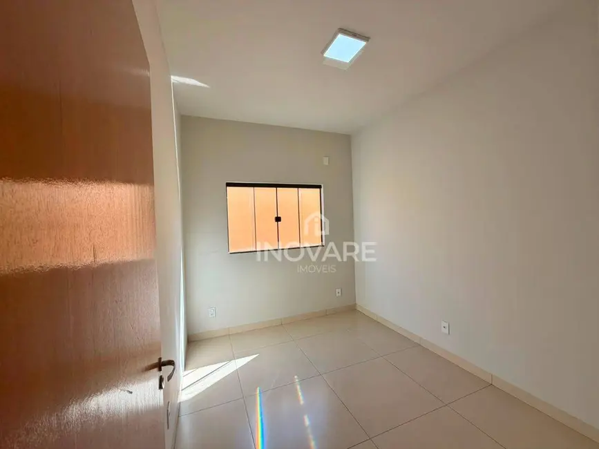 Foto 2 de Casa com 3 quartos à venda, 180m2 em Jardim Liberdade, Itumbiara - GO
