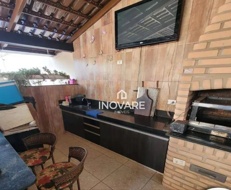 Casa com 2 quartos à venda, 200m2 em Jardim Leonora, Itumbiara - GO - imagem 7 Foto 7 de Casa com 2 quartos à venda, 200m2 em Jardim Leonora, Itumbiara - GO