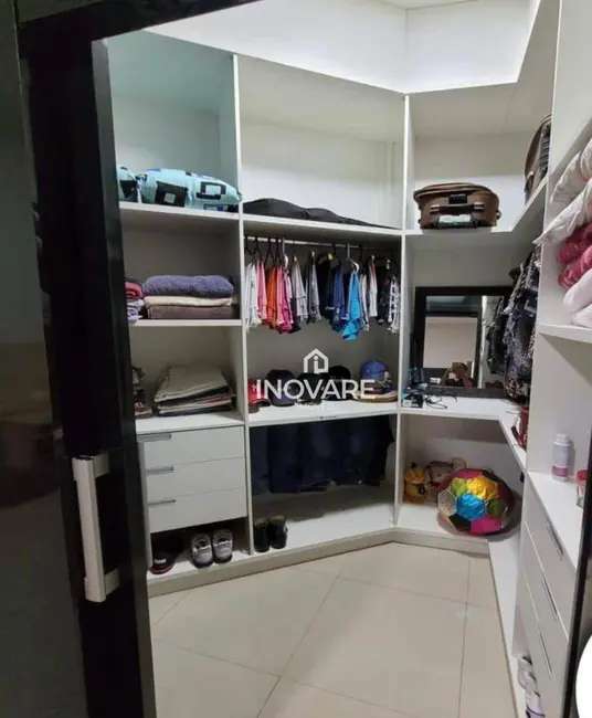 Casa com 2 quartos à venda, 200m2 em Jardim Leonora, Itumbiara - GO - imagem 5 Foto 5 de Casa com 2 quartos à venda, 200m2 em Jardim Leonora, Itumbiara - GO