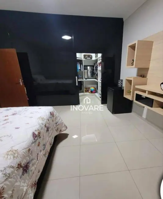 Casa com 2 quartos à venda, 200m2 em Jardim Leonora, Itumbiara - GO - imagem 4 Foto 4 de Casa com 2 quartos à venda, 200m2 em Jardim Leonora, Itumbiara - GO
