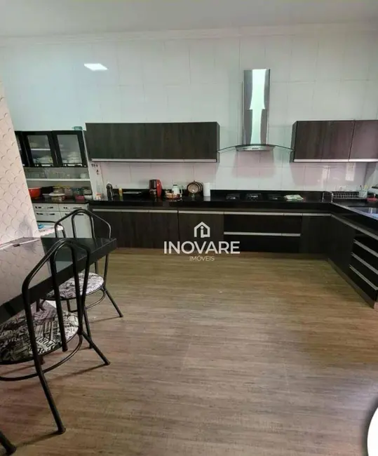 Casa com 2 quartos à venda, 200m2 em Jardim Leonora, Itumbiara - GO - imagem 3 Foto 3 de Casa com 2 quartos à venda, 200m2 em Jardim Leonora, Itumbiara - GO