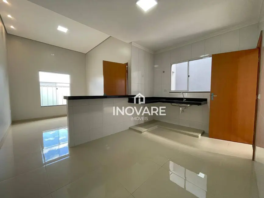 Casa com 3 quartos à venda, 180m2 em Itumbiara - GO - imagem 4 Foto 4 de Casa com 3 quartos à venda, 180m2 em Itumbiara - GO