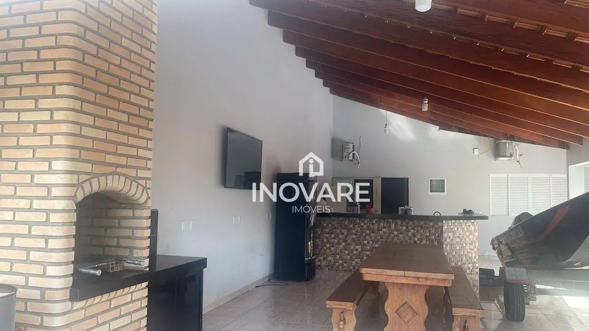 Sítio / Rancho com 3 quartos à venda, 100m2 em Buriti Alegre - GO - imagem 9 Foto 9 de Sítio / Rancho com 3 quartos à venda, 100m2 em Buriti Alegre - GO