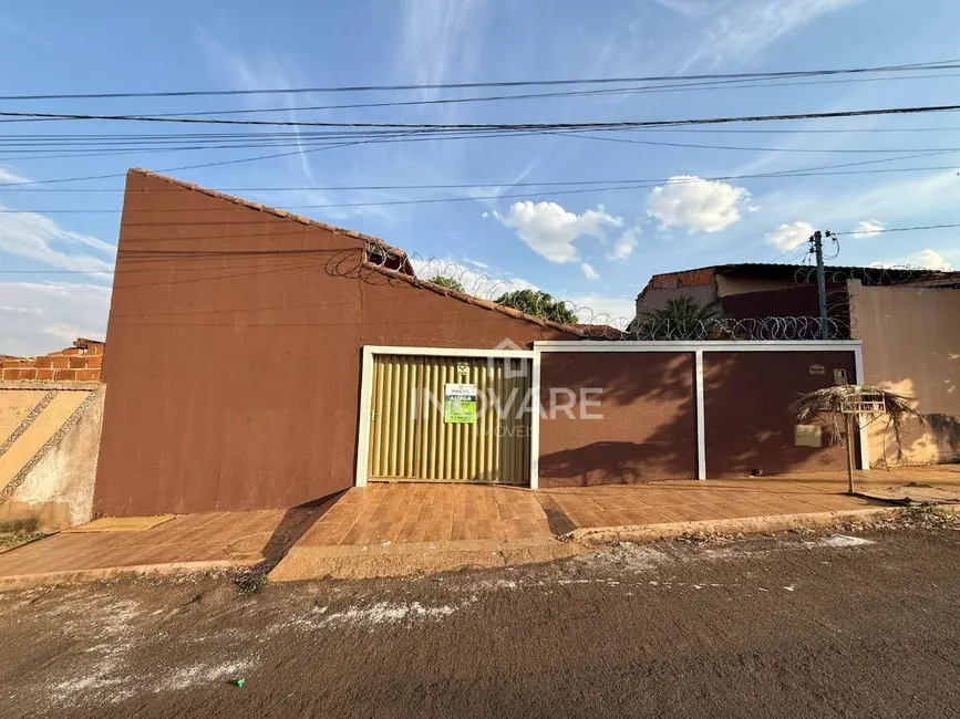 Casa com 3 quartos para alugar, 160m2 em Itumbiara - GO - imagem 3 Foto 3 de Casa com 3 quartos para alugar, 160m2 em Itumbiara - GO