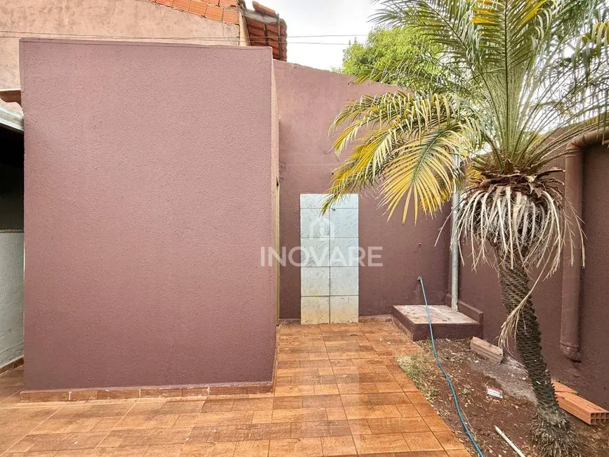 Casa com 3 quartos para alugar, 160m2 em Itumbiara - GO - imagem 8 Foto 8 de Casa com 3 quartos para alugar, 160m2 em Itumbiara - GO