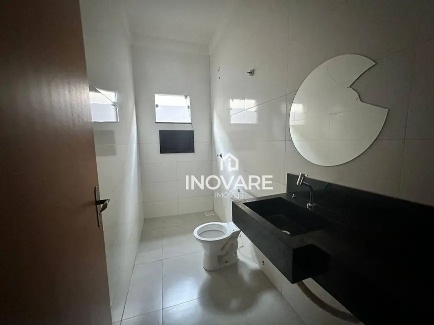 Casa com 3 quartos à venda, 180m2 em Setor Planalto, Itumbiara - GO - imagem 9 Foto 9 de Casa com 3 quartos à venda, 180m2 em Setor Planalto, Itumbiara - GO