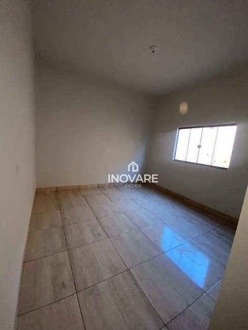 Foto 2 de Casa com 2 quartos à venda, 250m2 em Itumbiara - GO