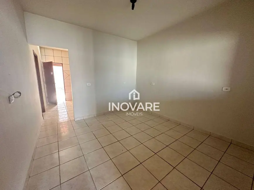 Foto 4 de Casa com 3 quartos para alugar, 200m2 em Jardim Leonora, Itumbiara - GO