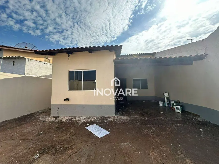 Foto 2 de Casa com 3 quartos para alugar, 200m2 em Jardim Leonora, Itumbiara - GO