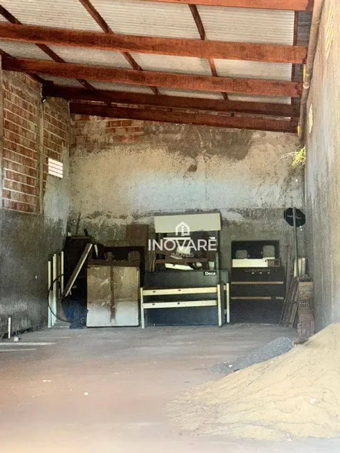Armazém / Galpão à venda e para alugar, 175m2 em Setor Trindade, Itumbiara - GO - imagem 2 Foto 2 de Armazém / Galpão à venda e para alugar, 175m2 em Setor Trindade, Itumbiara - GO