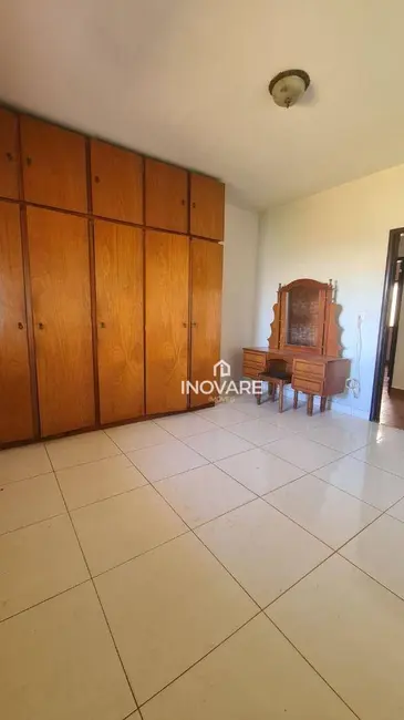 Casa com 3 quartos à venda, 360m2 em Itumbiara - GO - imagem 3 Foto 3 de Casa com 3 quartos à venda, 360m2 em Itumbiara - GO