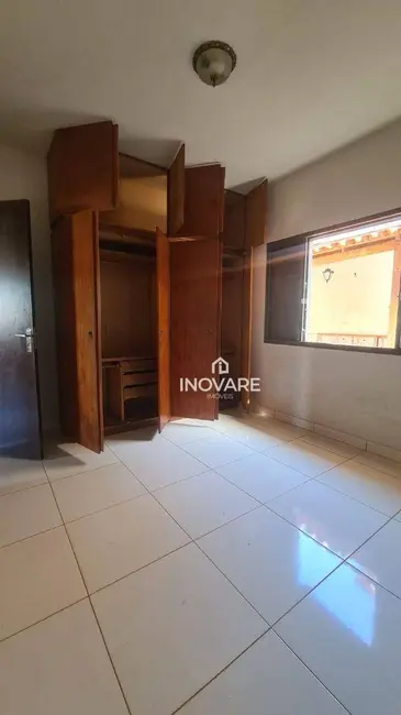 Casa com 3 quartos à venda, 360m2 em Itumbiara - GO - imagem 4 Foto 4 de Casa com 3 quartos à venda, 360m2 em Itumbiara - GO