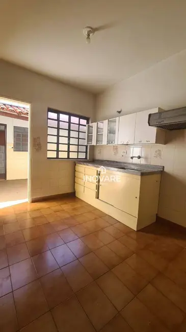 Casa com 3 quartos à venda, 360m2 em Itumbiara - GO - imagem 5 Foto 5 de Casa com 3 quartos à venda, 360m2 em Itumbiara - GO