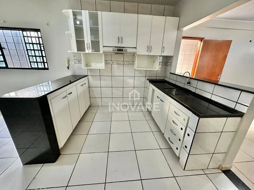 Foto 6 de Casa com 3 quartos para alugar, 250m2 em Itumbiara - GO