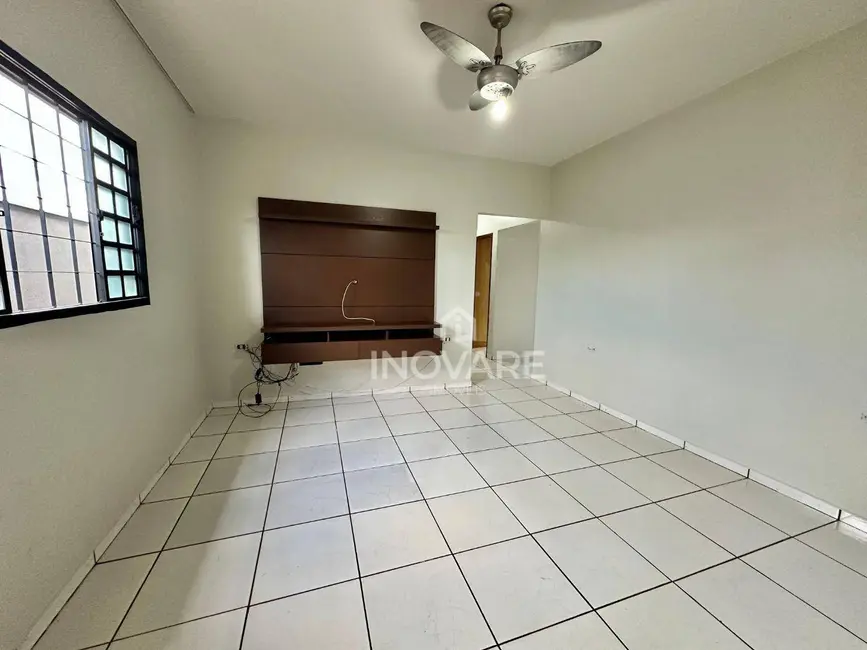 Foto 3 de Casa com 3 quartos para alugar, 250m2 em Itumbiara - GO