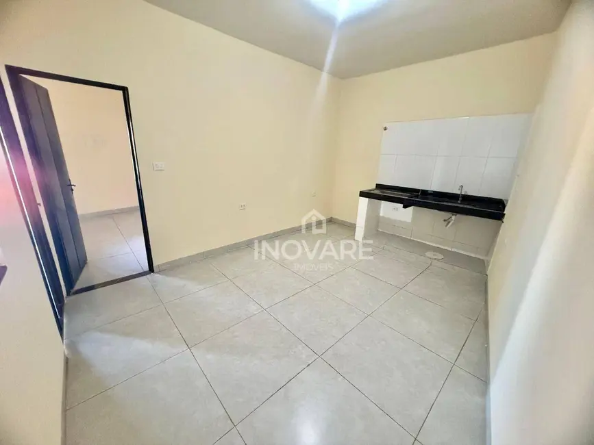 Foto 4 de Kitnet com 1 quarto para alugar, 80m2 em Itumbiara - GO