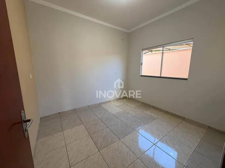 Foto 6 de Casa com 2 quartos para alugar, 200m2 em Itumbiara - GO