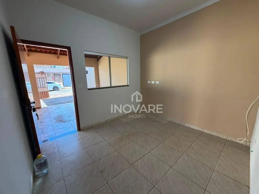 Foto 3 de Casa com 2 quartos para alugar, 200m2 em Itumbiara - GO