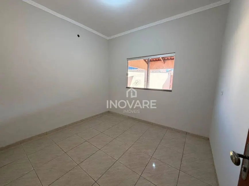 Foto 4 de Casa com 2 quartos para alugar, 200m2 em Itumbiara - GO