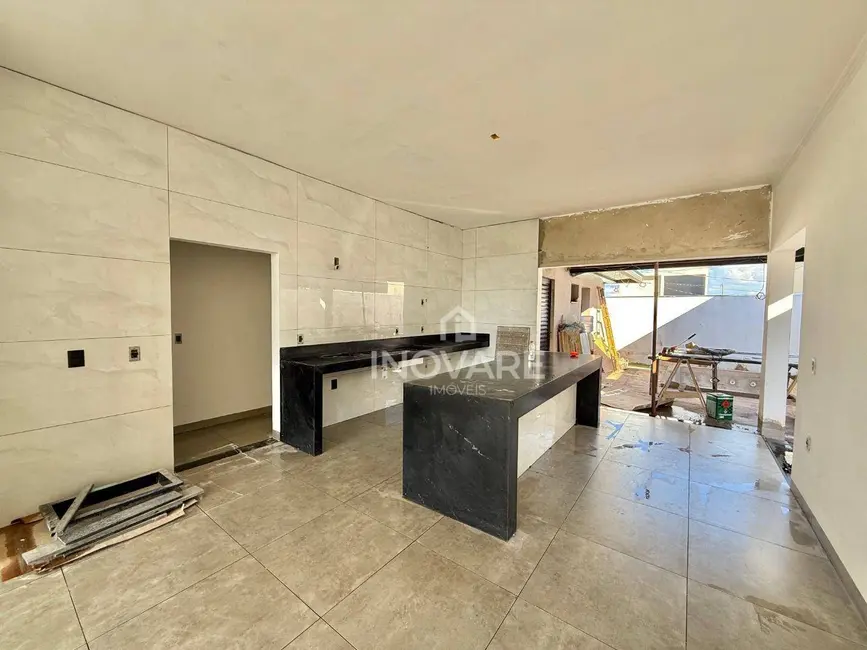 Foto 5 de Casa de Condomínio com 3 quartos à venda, 300m2 em Arapora - MG