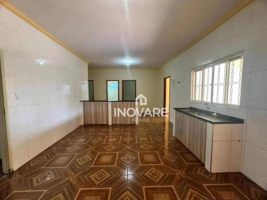 Casa com 3 quartos à venda, 240m2 em Arapora - MG - imagem 4 Foto 4 de Casa com 3 quartos à venda, 240m2 em Arapora - MG