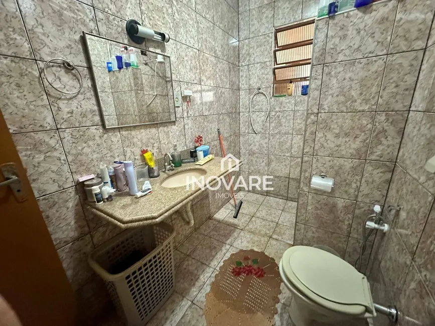 Casa com 3 quartos à venda e para alugar, 300m2 em Arapora - MG - imagem 7 Foto 7 de Casa com 3 quartos à venda e para alugar, 300m2 em Arapora - MG