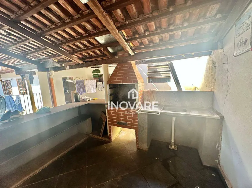 Casa com 3 quartos à venda e para alugar, 300m2 em Arapora - MG - imagem 9 Foto 9 de Casa com 3 quartos à venda e para alugar, 300m2 em Arapora - MG