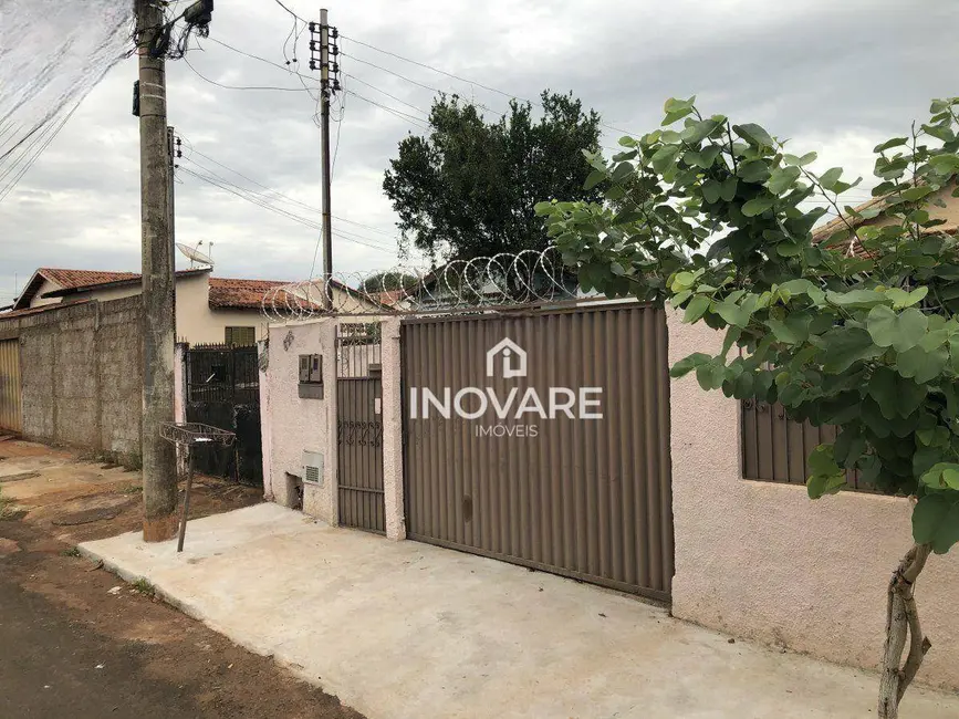 Foto 1 de Casa com 3 quartos para alugar, 150m2 em Itumbiara - GO