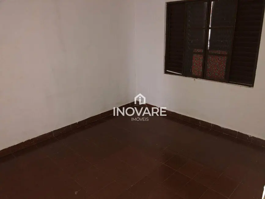 Foto 4 de Casa com 3 quartos para alugar, 150m2 em Itumbiara - GO