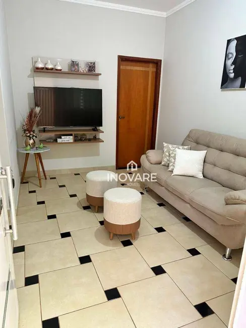 Casa com 3 quartos à venda, 45m2 em Setor Buritys, Itumbiara - GO - imagem 3 Foto 3 de Casa com 3 quartos à venda, 45m2 em Setor Buritys, Itumbiara - GO