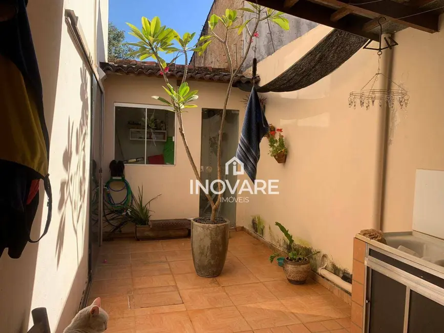 Casa com 3 quartos à venda, 180m2 em Itumbiara - GO - imagem 8 Foto 8 de Casa com 3 quartos à venda, 180m2 em Itumbiara - GO