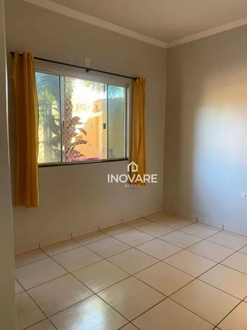 Foto 2 de Casa com 3 quartos à venda, 180m2 em Itumbiara - GO