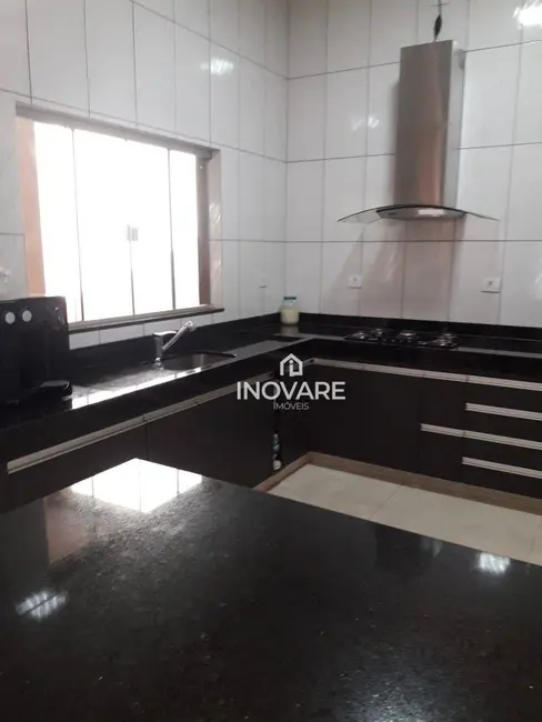 Casa com 3 quartos à venda, 429m2 em Ernestina Borges de Andrade, Itumbiara - GO - imagem 7 Foto 7 de Casa com 3 quartos à venda, 429m2 em Ernestina Borges de Andrade, Itumbiara - GO
