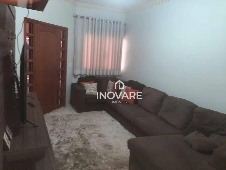 Foto 1 de Casa com 3 quartos à venda, 360m2 em Itumbiara - GO